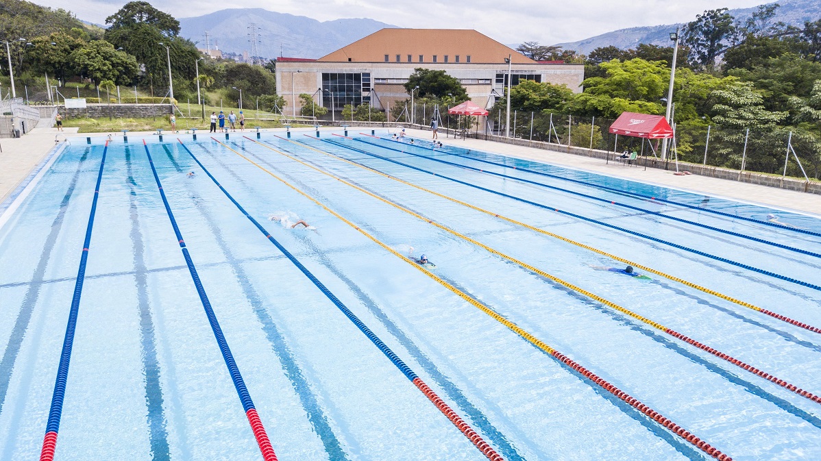 Universidad Nacional - piscina olímpica del Campus El Volador